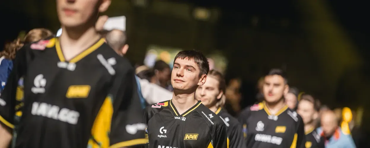 CS2: NAVI Avança aos Playoffs do Esports World Cup 2026 em Partida Eletrizante